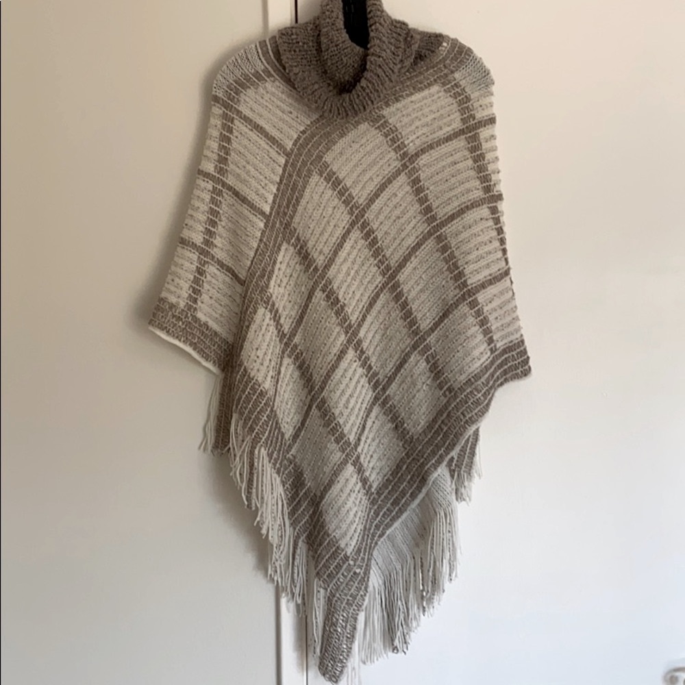 Turtle neck sweater poncho